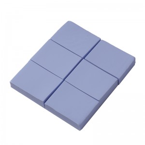 Feuille de silicone conductrice thermique bleue, feuille de silicone à puce IC absorbant des chocs, évier de chaleur électronique et électrique